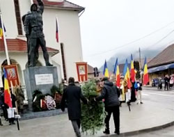 Depunere coroane la Monumentul Ostasului Roman de la Voinesti